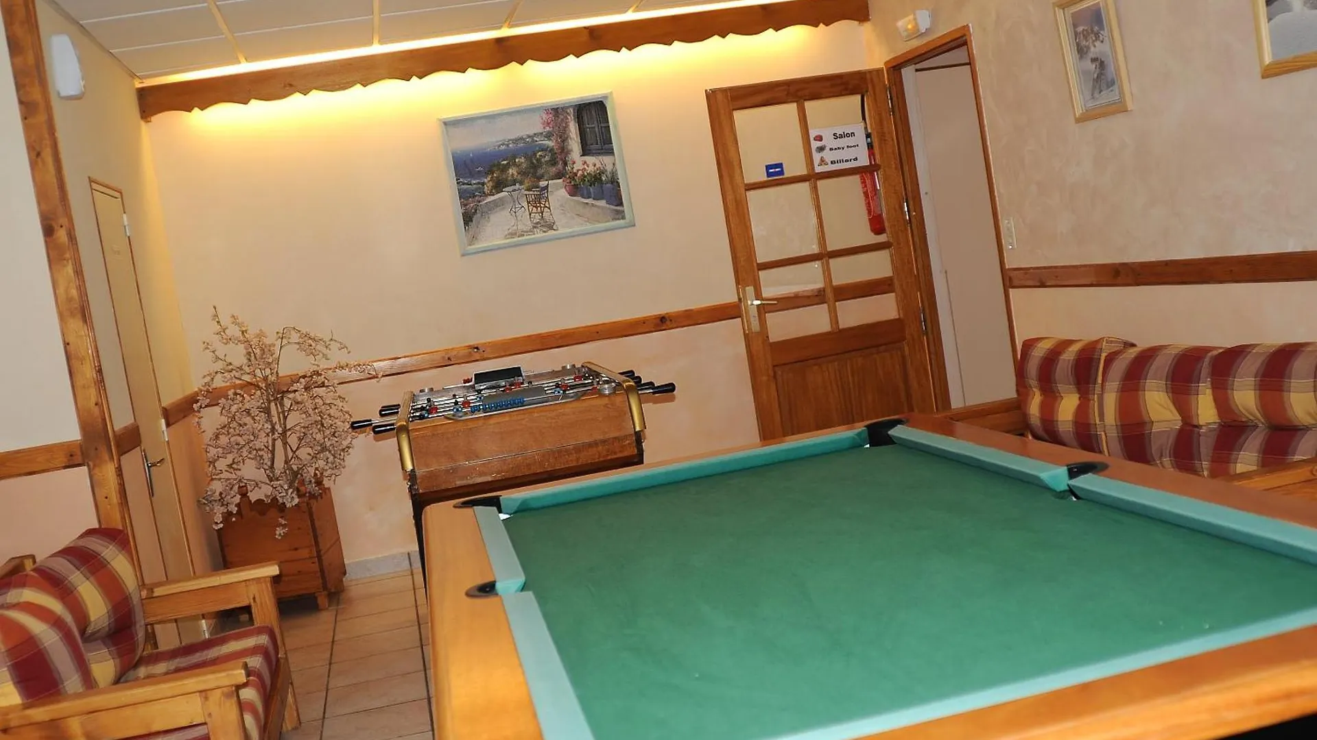Hotel La Boule De Neige Samoëns 2*,